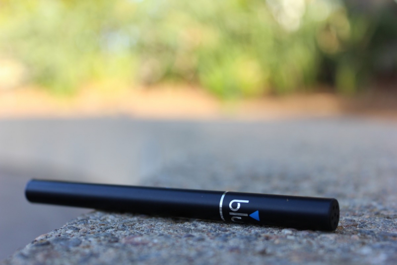 boutique-LE BAR SUR LOUP-min_e_cigarette_vaping_blu_cigs_blu_electronic_cigarette_tobacco_cigarette_smoke-637061